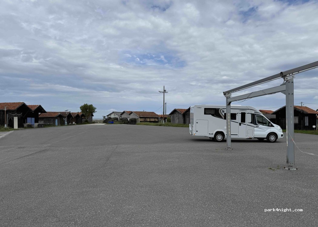 (33470) Gujan-Mestras - 321 Esplanade des Ostreiculteurs — foto