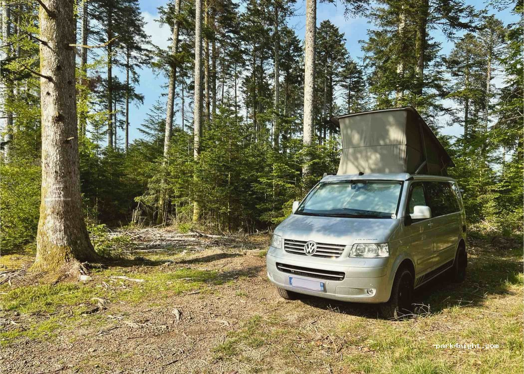 (71550) Roussillon-en-Morvan - La Grande Vente — foto
