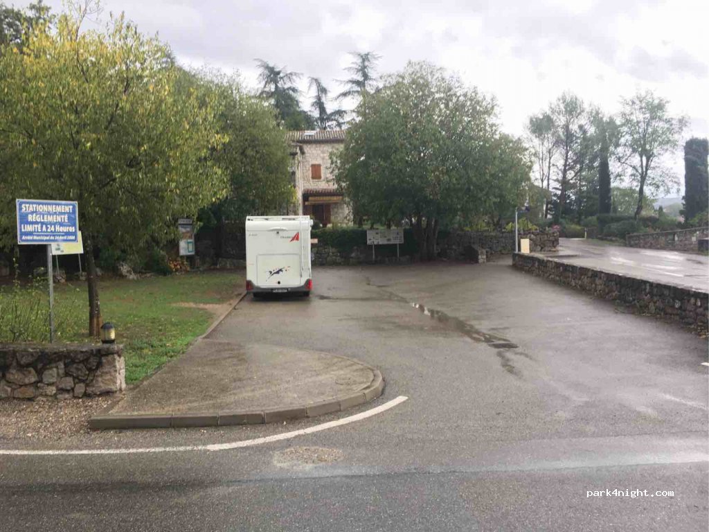 (07120) Chauzon - Place des Blaches — foto 2