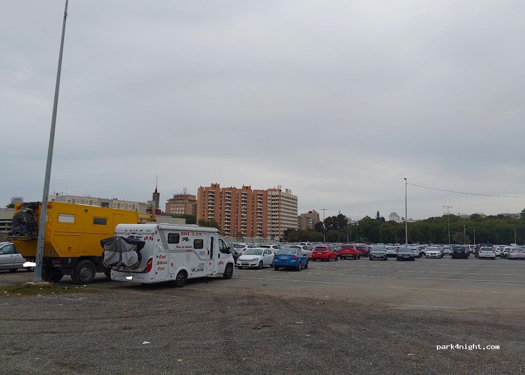 (41011) Sevilla - 14 Avenida Blas Infante — foto 4