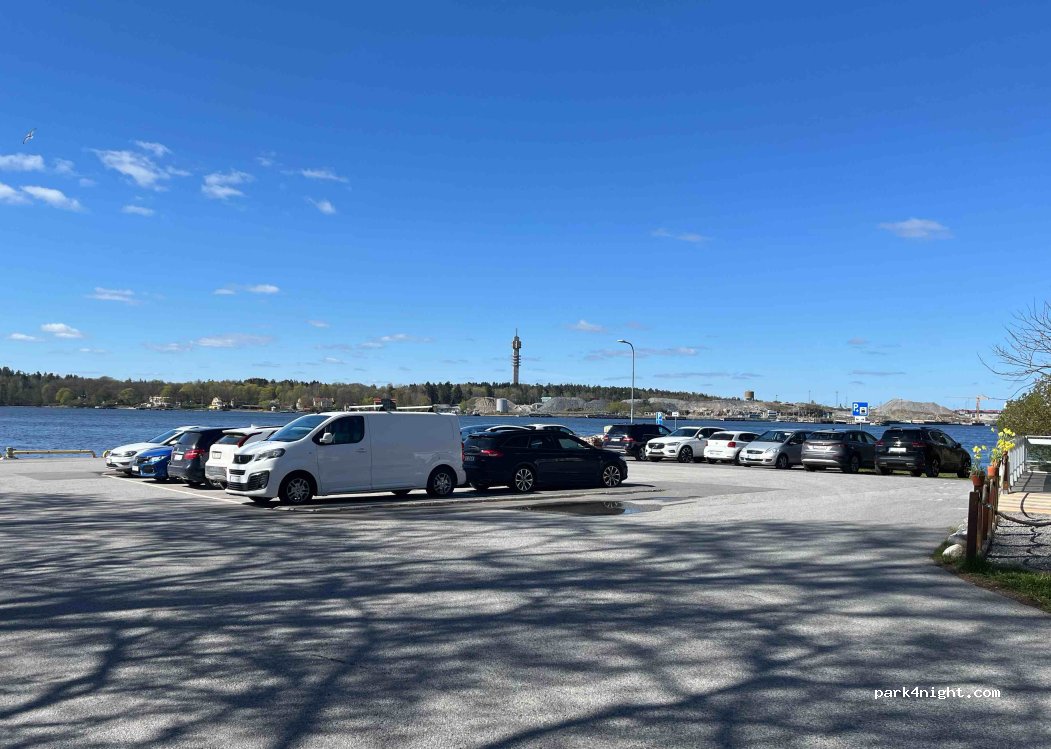 (181 55) Lidingö - Brostugevägen — foto