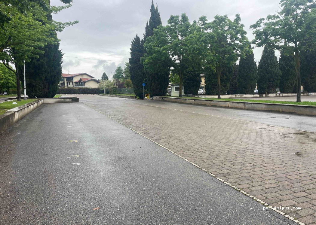 (21019) Somma Lombardo - 13 Viale dei Cipressi — foto 3