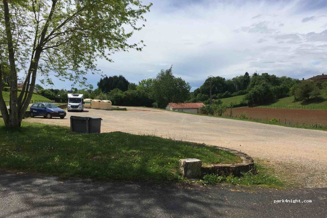 (71480) Joudes - Le Bourg — foto