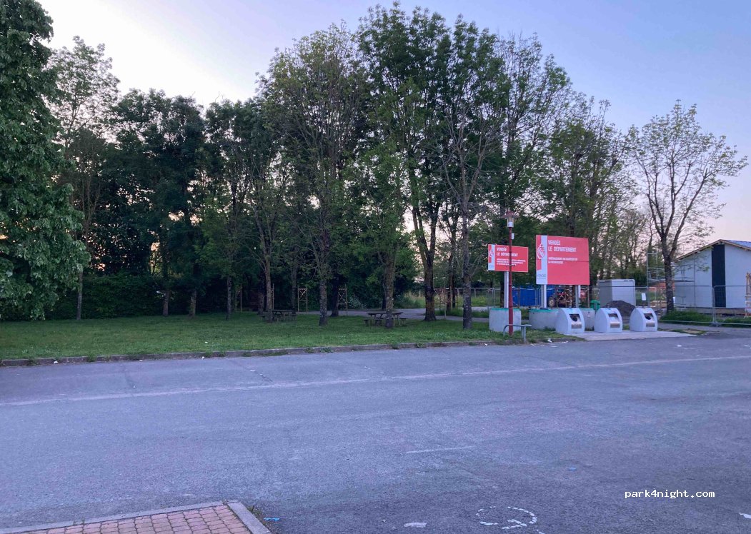 (85800) Le Fenouiller - 73 Rue du Centre — foto 2