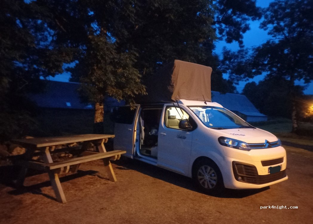 (63850) Égliseneuve-d'Entraigues - 625 Dressondeix — foto