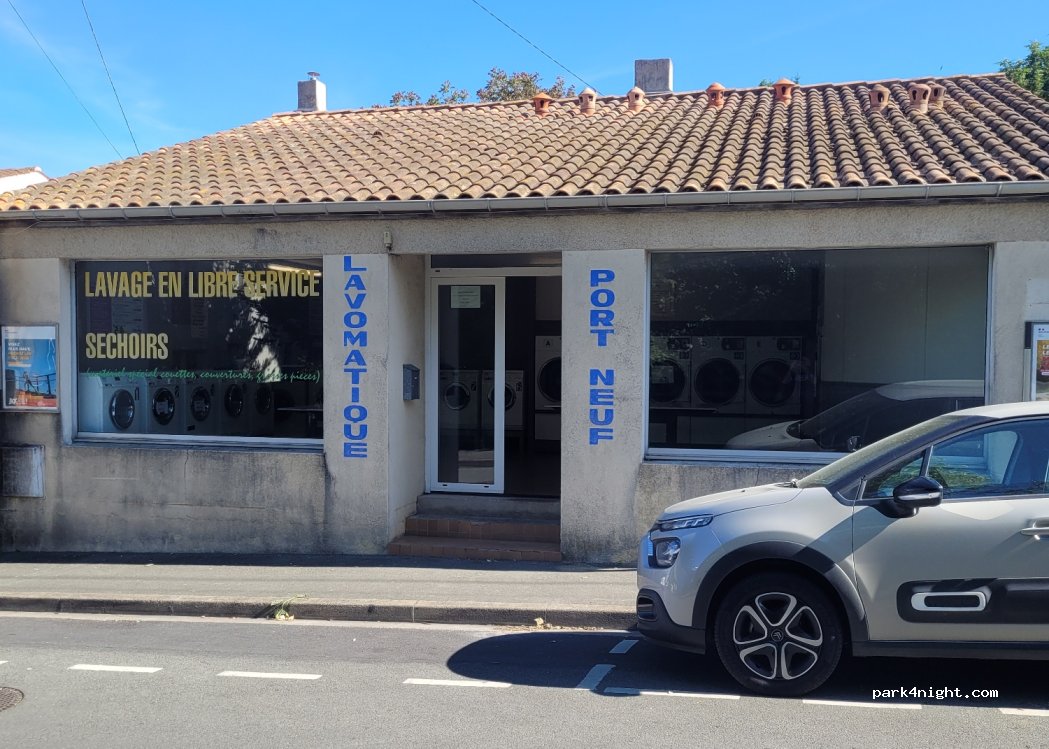 (17000) La Rochelle - 54 Rue du Stade — foto