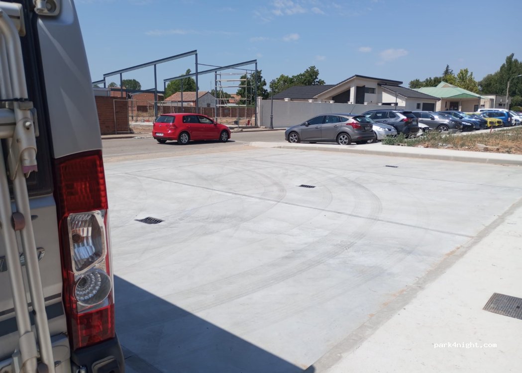 Parking de caravanas de Villamañan — foto 2