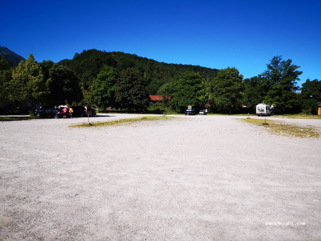 Wohnmobil- und Wohnwagenstellplatz Bergen — foto