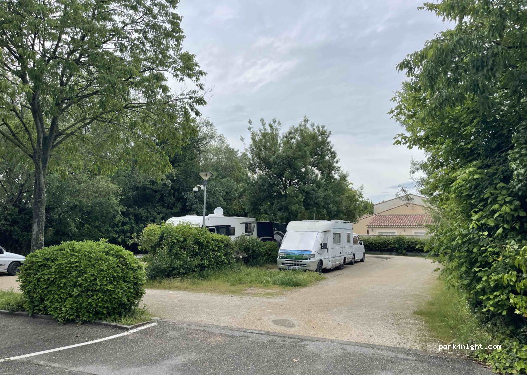 (84800) L'Isle-sur-la-Sorgue - 73 Résidence les Capucines — foto 2