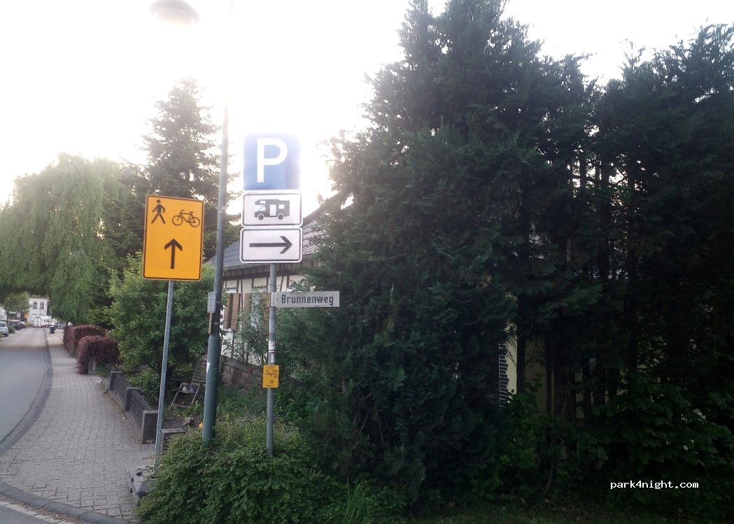 (51570) Windeck - 2 Brunnenweg — foto