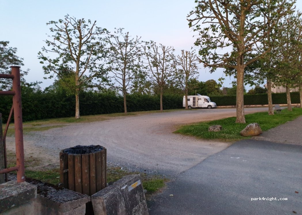 (36270) Éguzon-Chantôme - 11 Rue Jean Jaurès — foto