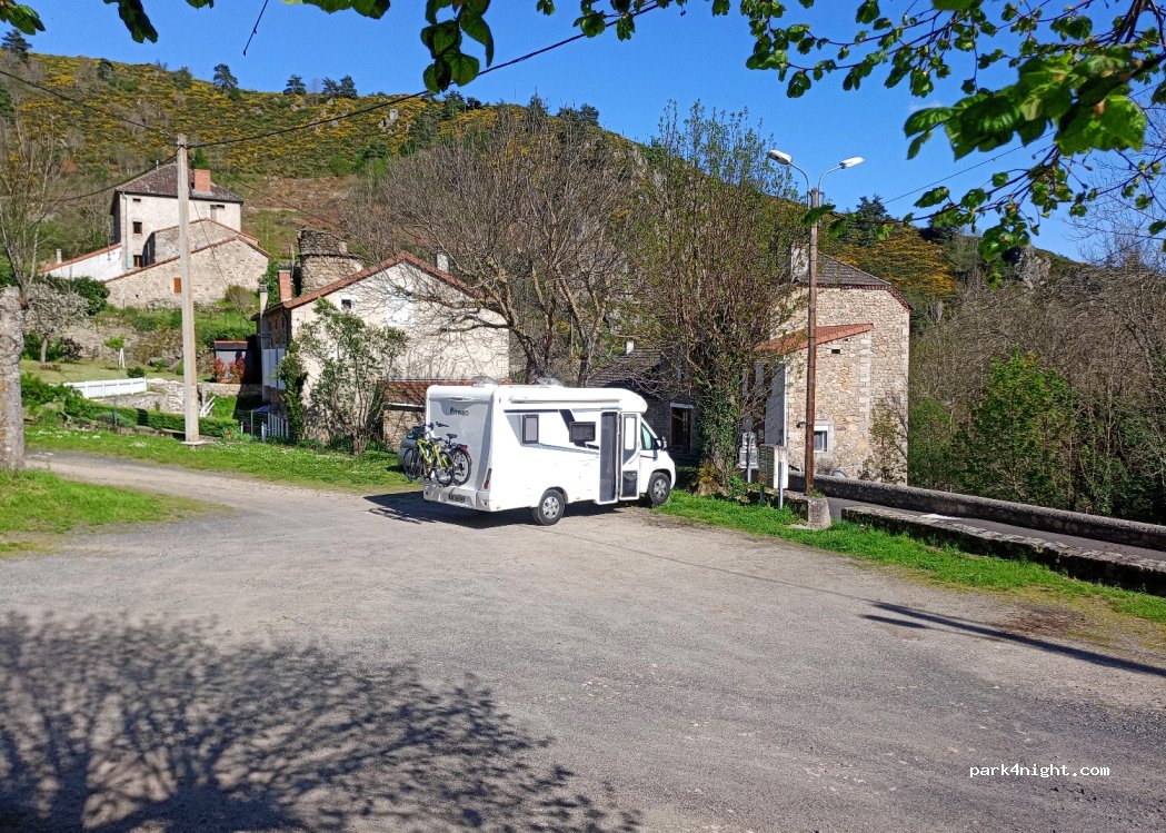 (48600) Saint Bonnet-Laval - 7 Le Village — foto