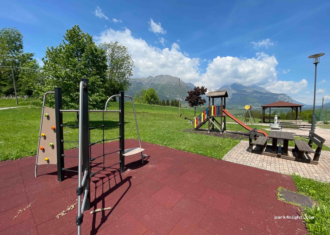 (38077) Comano - Via Cesare Battisti — foto
