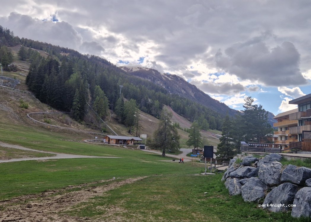 (04400) Uvernet-Fours - Pra Loup — foto 3