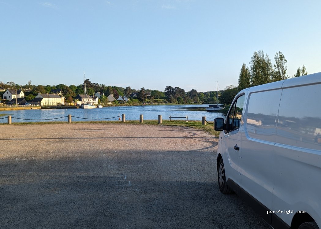 (29460) Daoulas - 1 Quai du Valy — foto