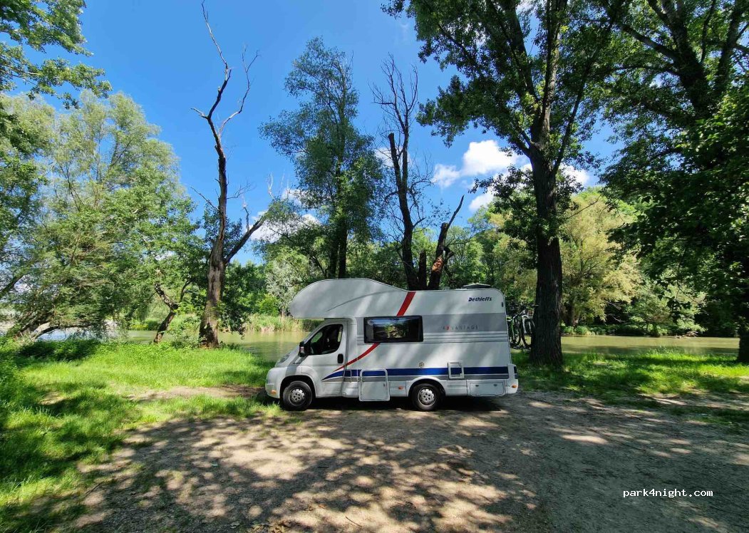 (9200) Mosonmagyaróvár - 6 Gabonarakpart — foto