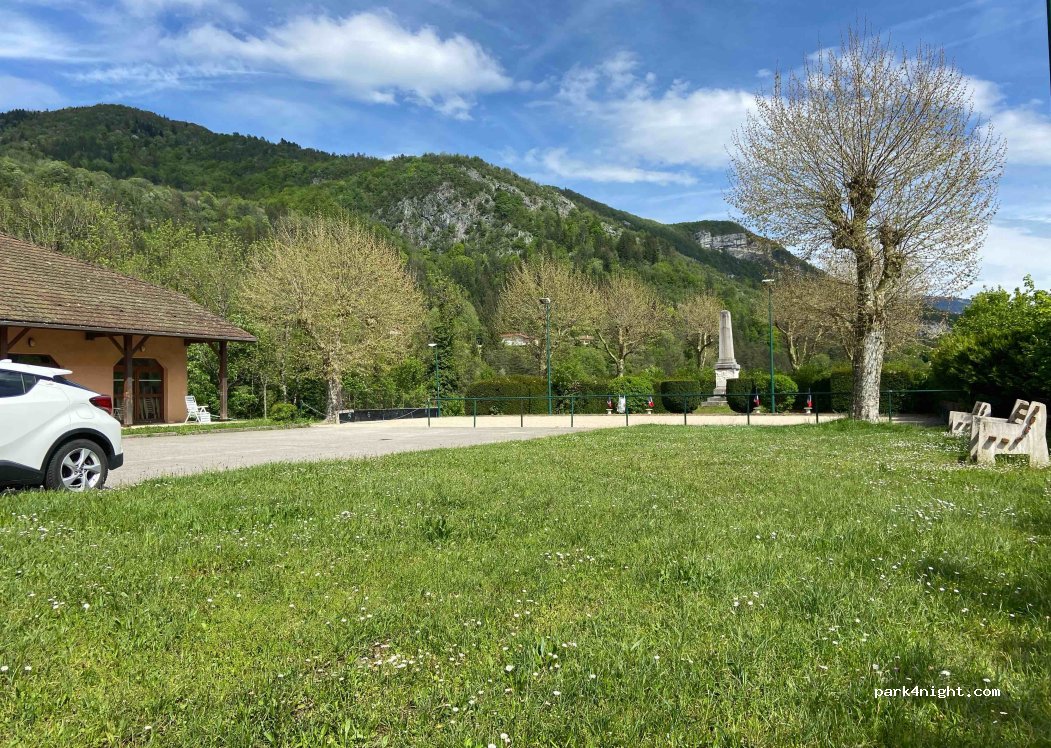 (01130) Saint-Germain-de-Joux - 103 Rue de la Gare — foto 2