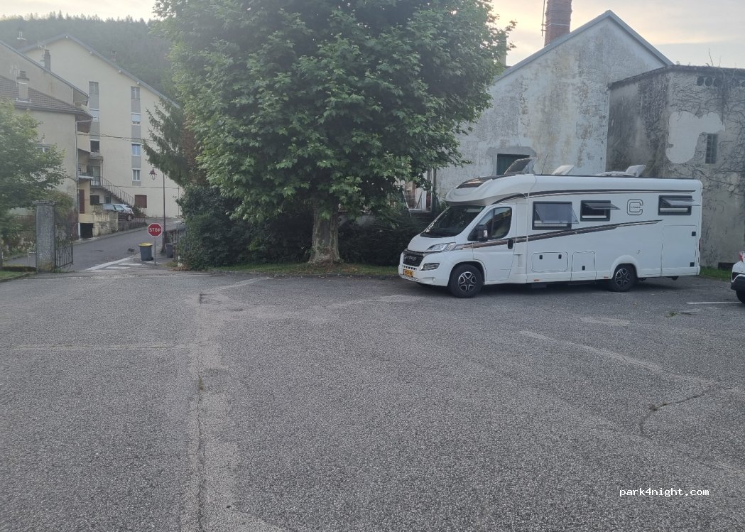 (01130) Saint-Germain-de-Joux - 103 Rue de la Gare — foto 4