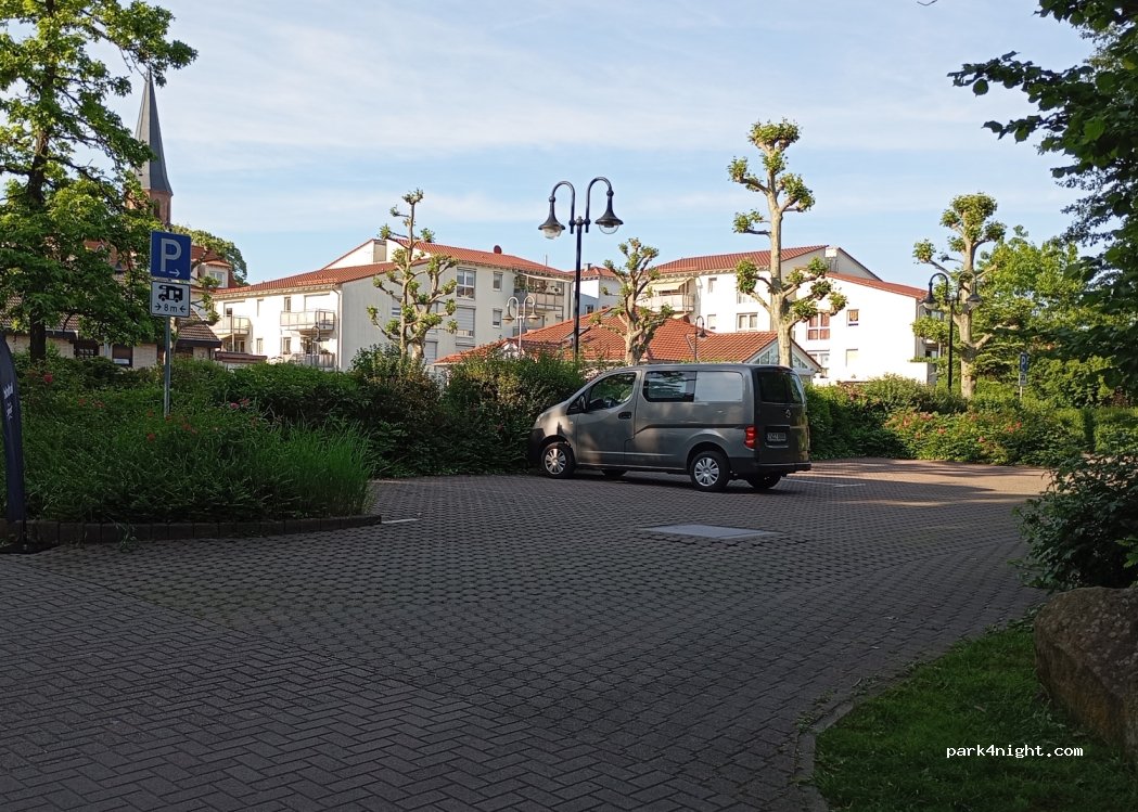 (76863) Herxheim bei Landau (Pfalz) - 3 Leonhard-Peters-Straße — foto