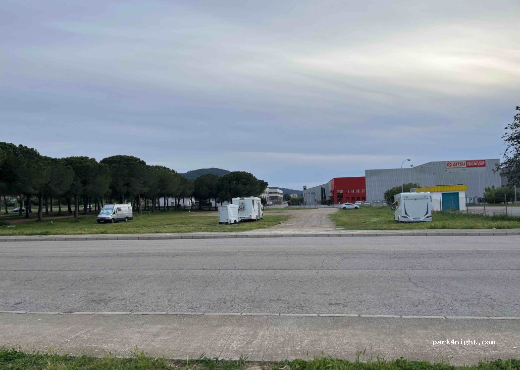 (17460) Celrà - 176 Carretera de Palamós — foto 3