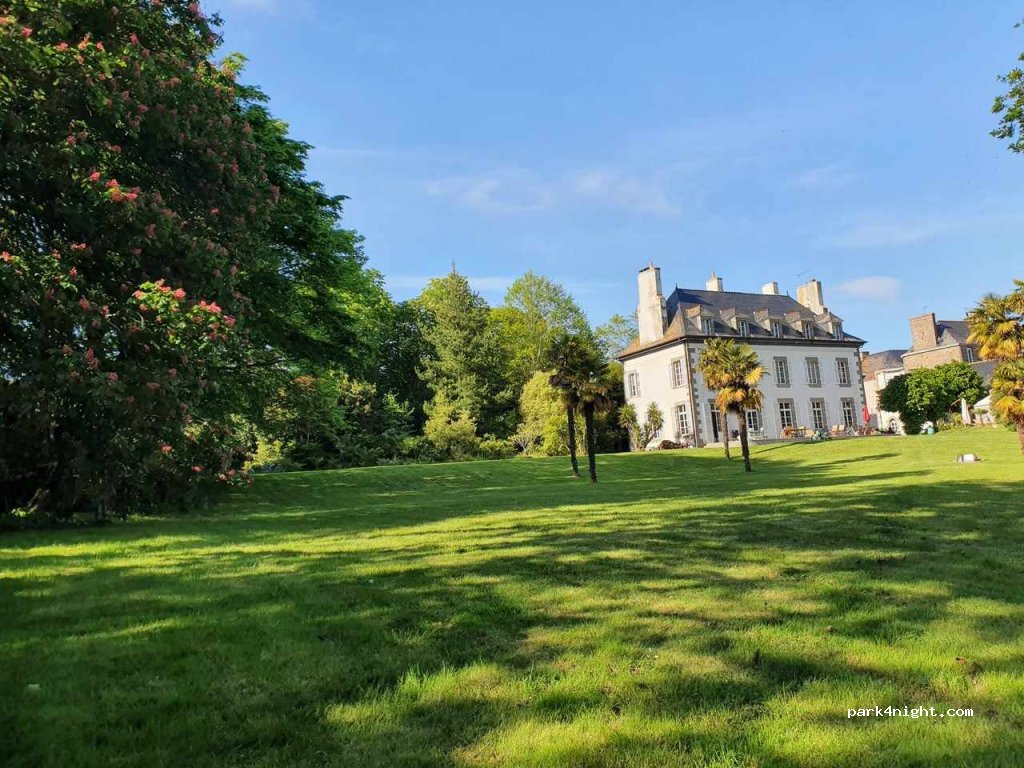 Camping chez l'habitant, parc à 800m de la plage — foto 3