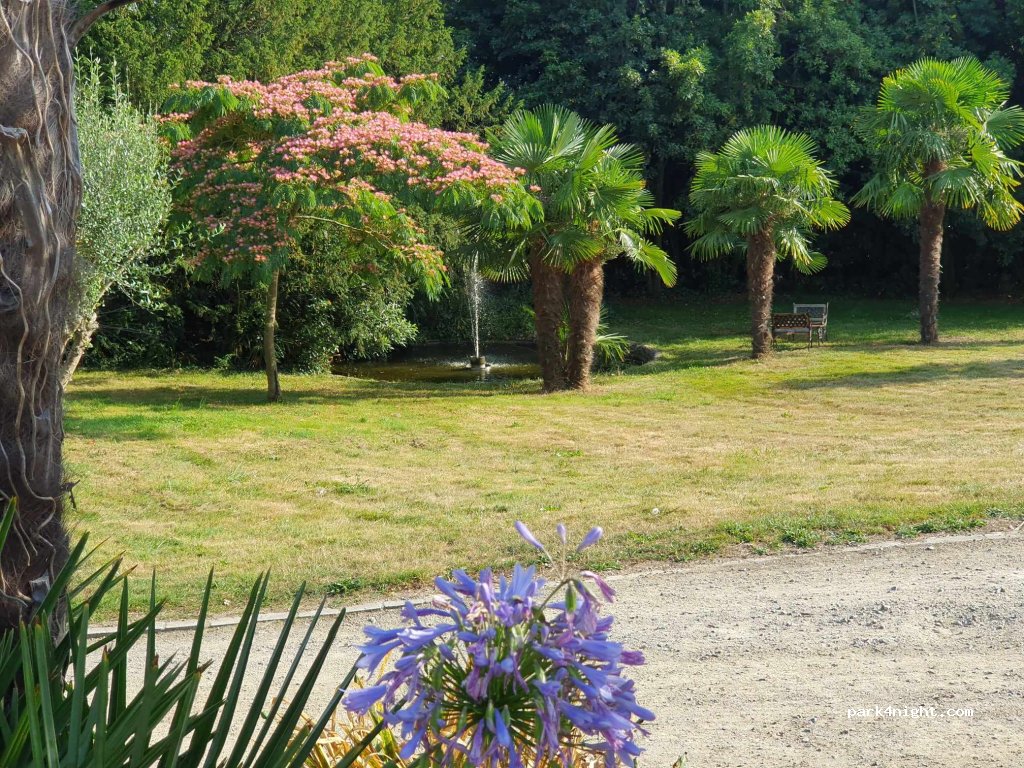 Camping chez l'habitant, parc à 800m de la plage — foto 5