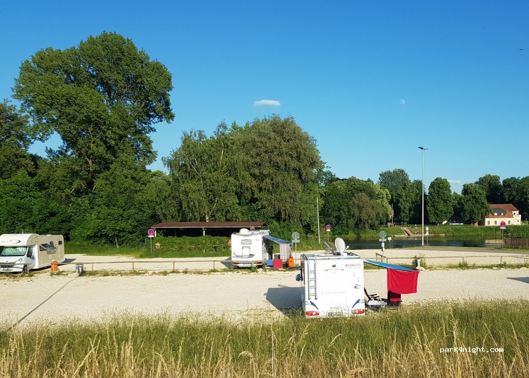 Wohnmobilstellplatz Schlösselwiese — foto 2