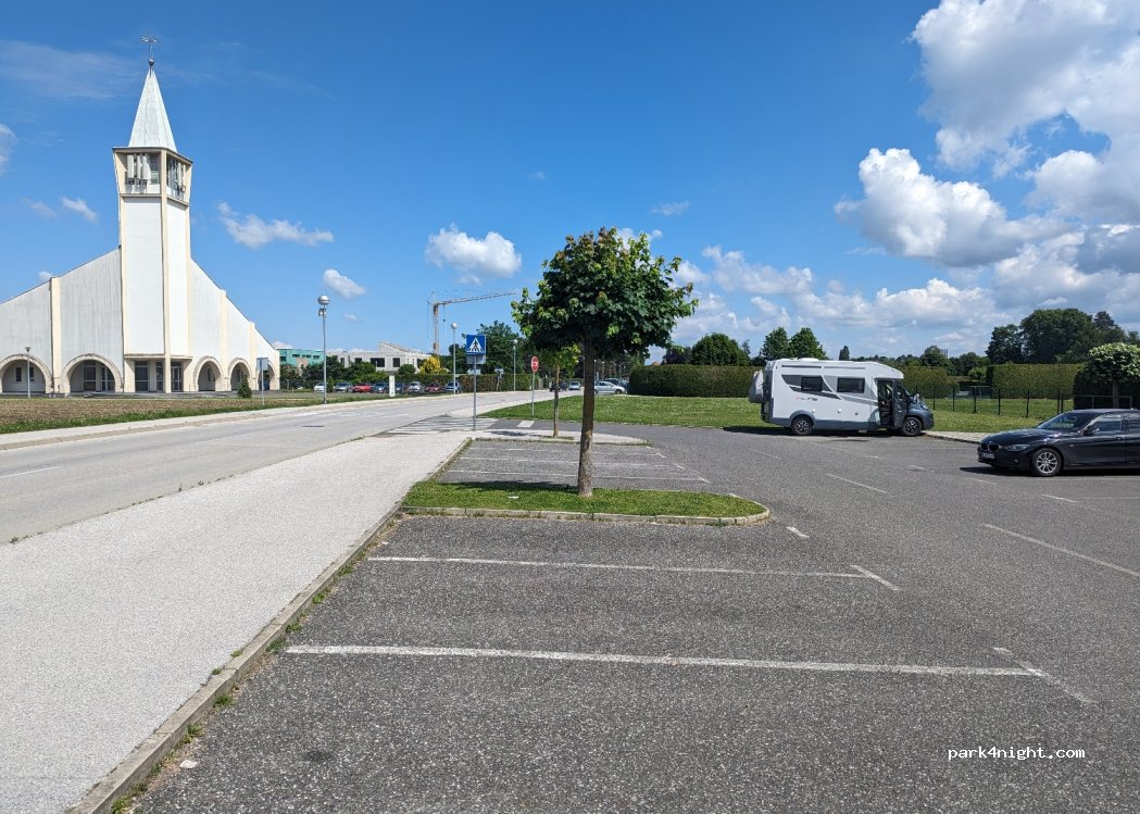 (42000) Varaždin - 14 Hallerova aleja — foto