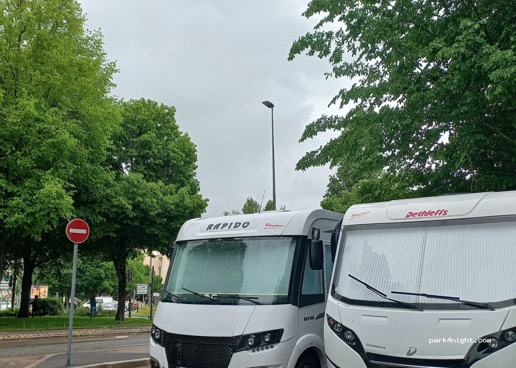 (10000) Troyes - 24 Rue Louis Morin — foto