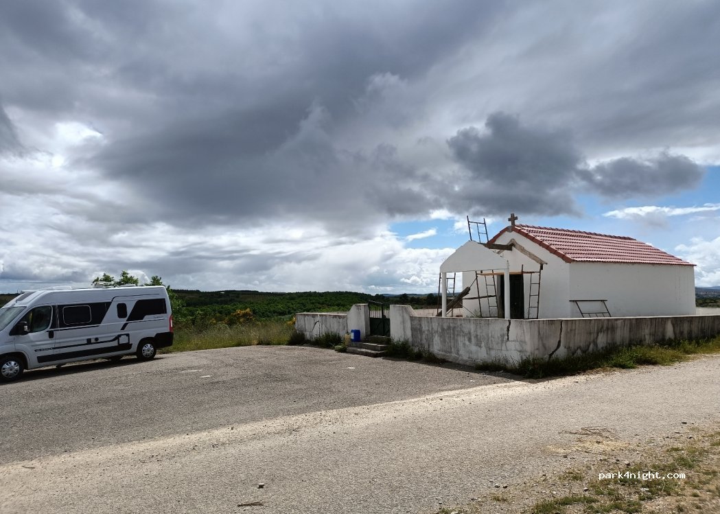 (5300) Outeiro - Unnamed Road — foto