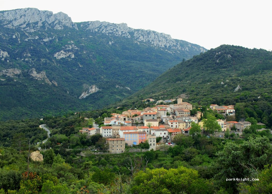(11350) Duilhac-sous-Peyrepertuse - — foto