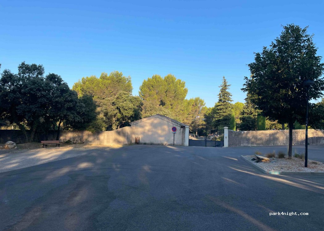 (13770) Venelles - 6398 Chemin de la Bosque — foto