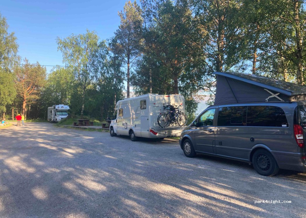 (6947) Lavik - 96 Indre Torvundsvegen — foto