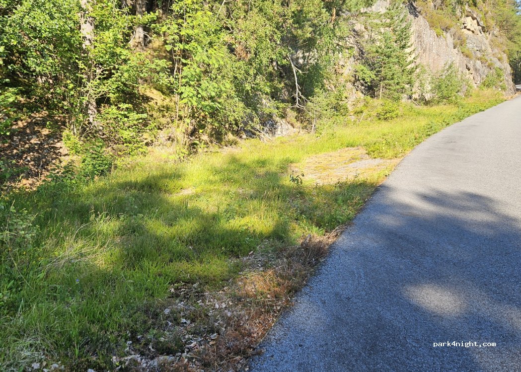 (6947) Lavik - 96 Indre Torvundsvegen — foto 2
