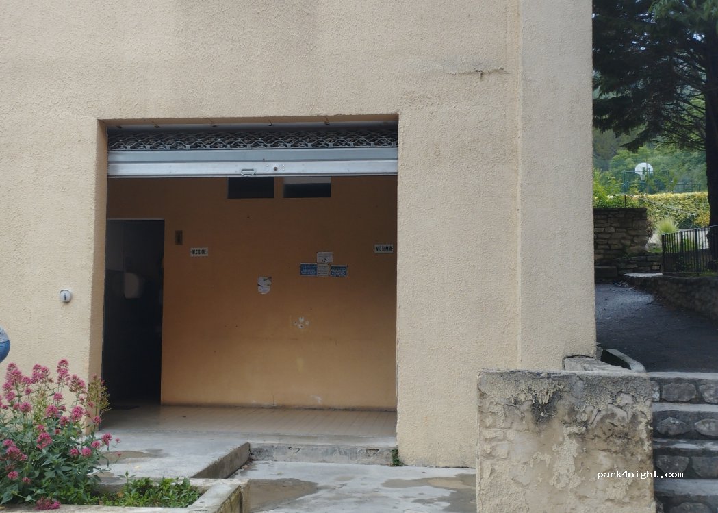 (84800) Fontaine-de-Vaucluse - 10 Rue Jean Moulin — foto 2