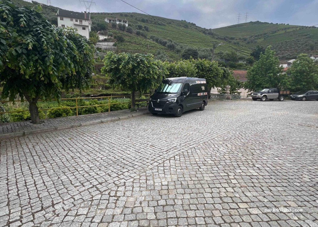 (5110) Armamar - 2 Rua da Fonte — foto 2