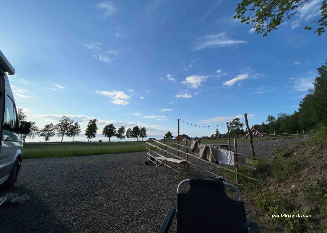(563 91) Uppgränna - — foto