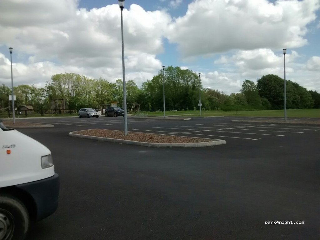 () Adare - 52-66 Rathkeale Road — foto