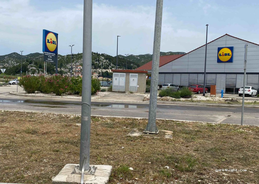 (20340) Ploče - 9 Crna rika — foto