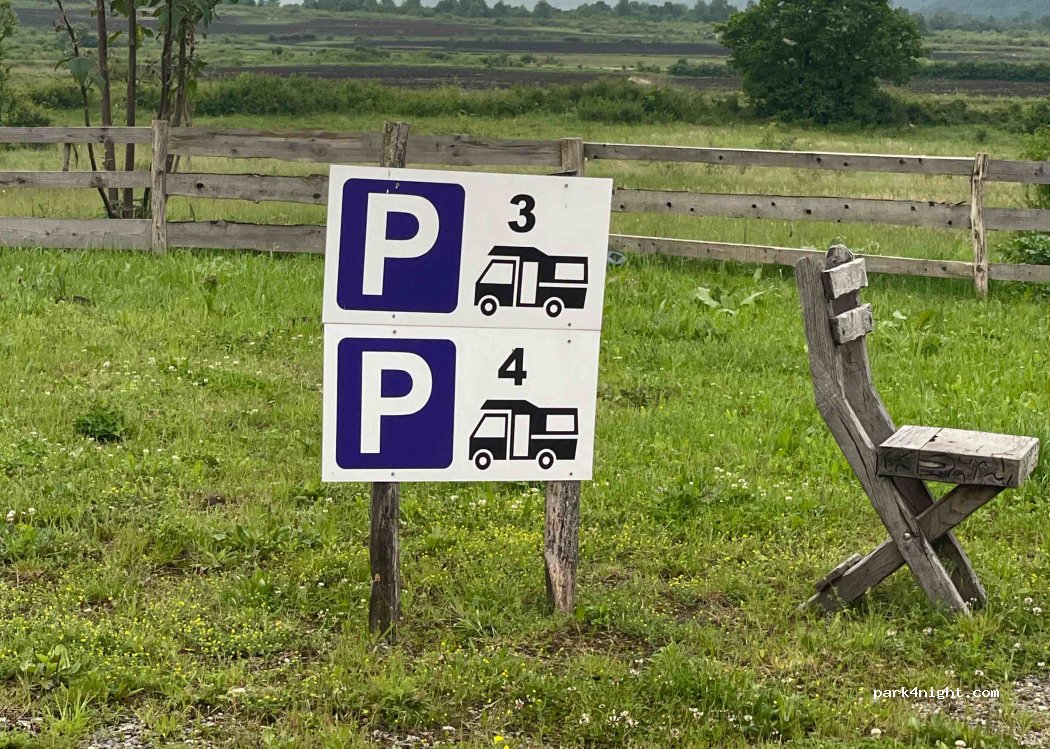 (53230) Ličko Petrovo Selo - Unnamed Road — foto