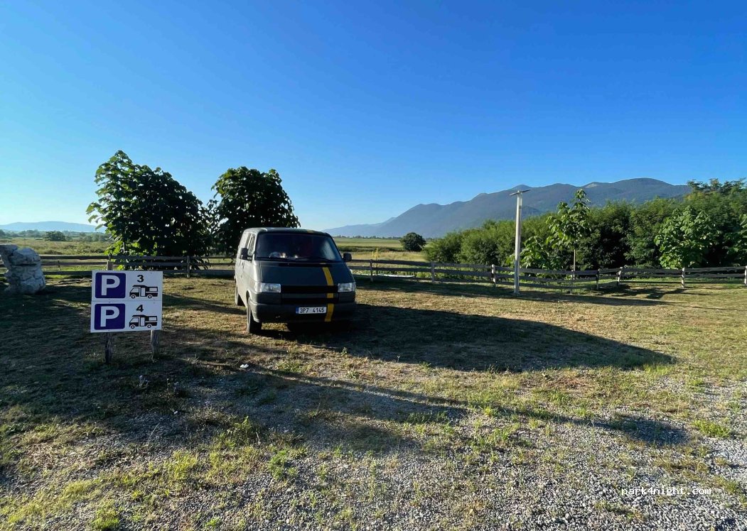 (53230) Ličko Petrovo Selo - Unnamed Road — foto 2
