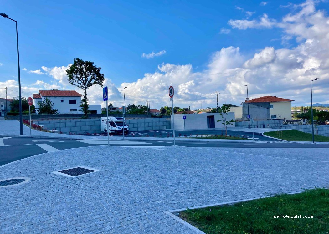 (3620) Moimenta da Beira - 47 Avenida Bombeiros Voluntários — foto