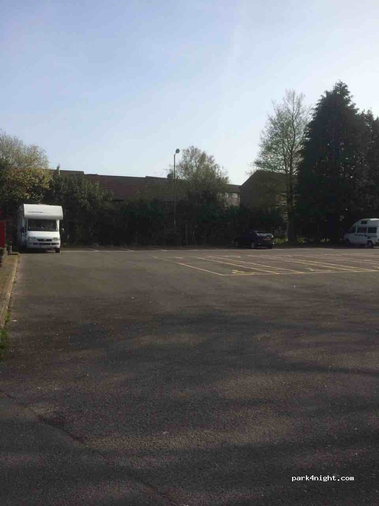(CF83 1GN) Caerphilly - 70 Claude Road — foto