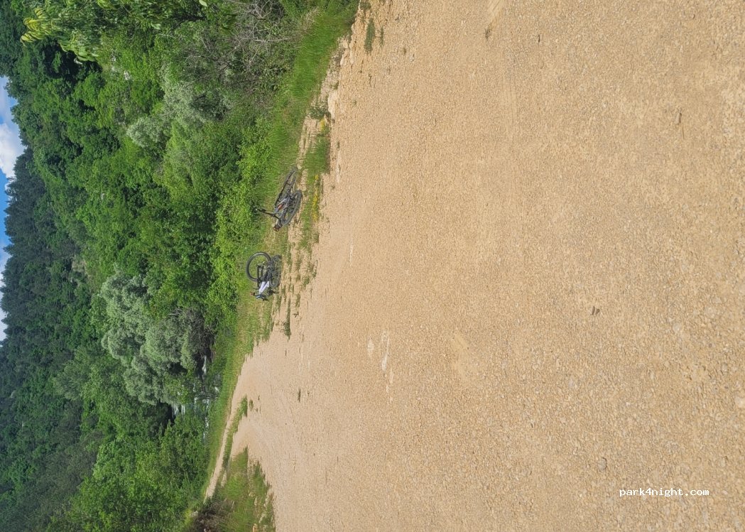 (21236) Vinalić - Unnamed Road — foto