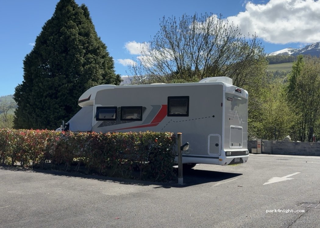 Aire Camping-Car L'Arriou — foto