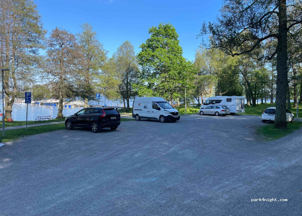 (645 31) Strängnäs - 13 Fridhemsgatan — foto 2