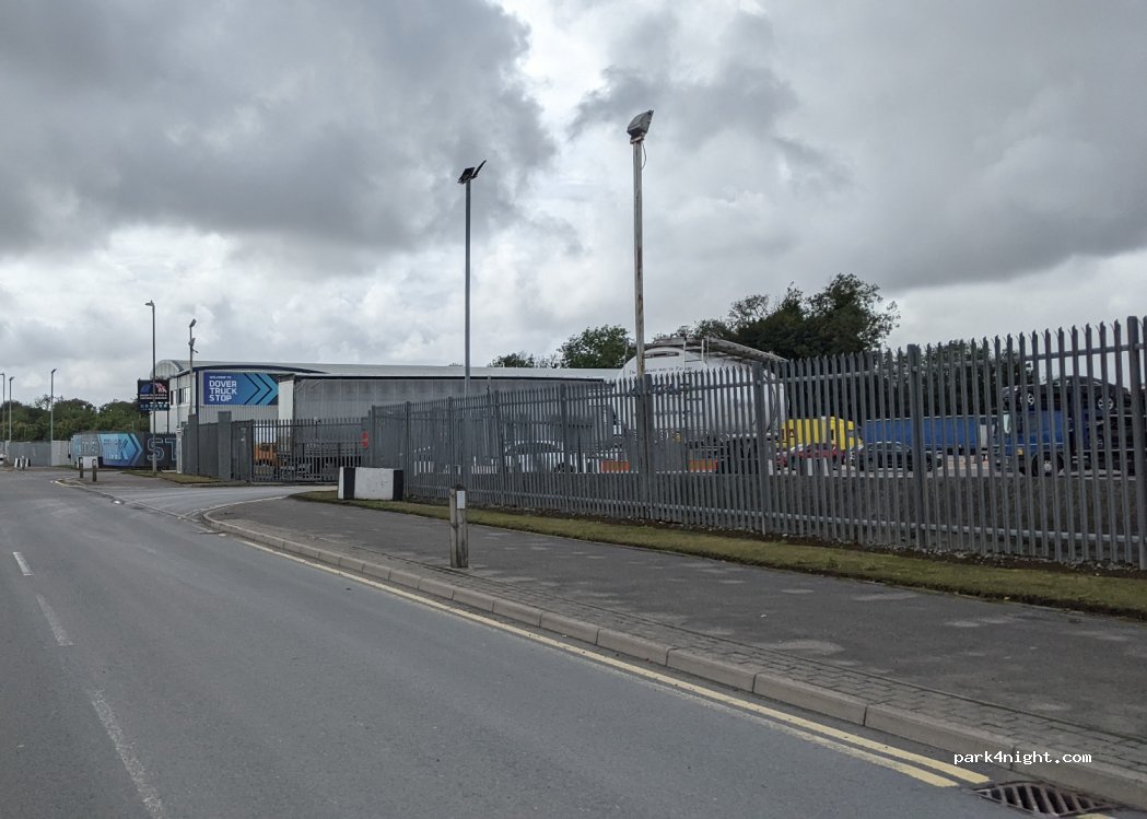 Dover Truck Stop & Customs Clearance — foto