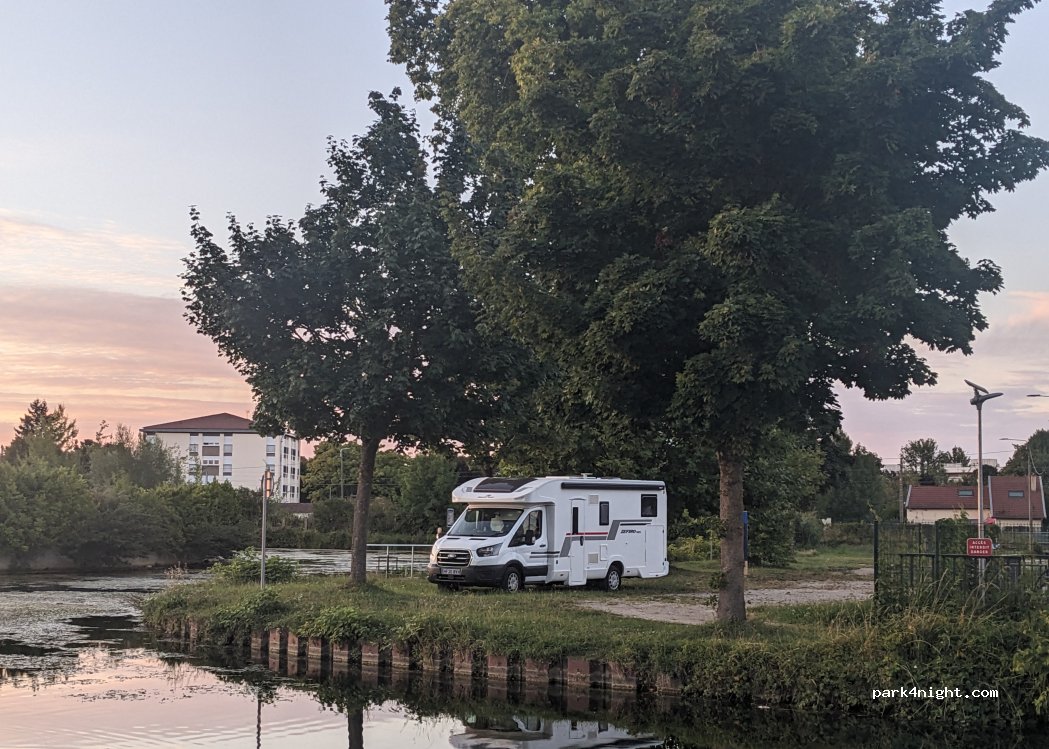 (52100) Saint-Dizier - 9 Chaussée Saint-Thiebault — foto 2