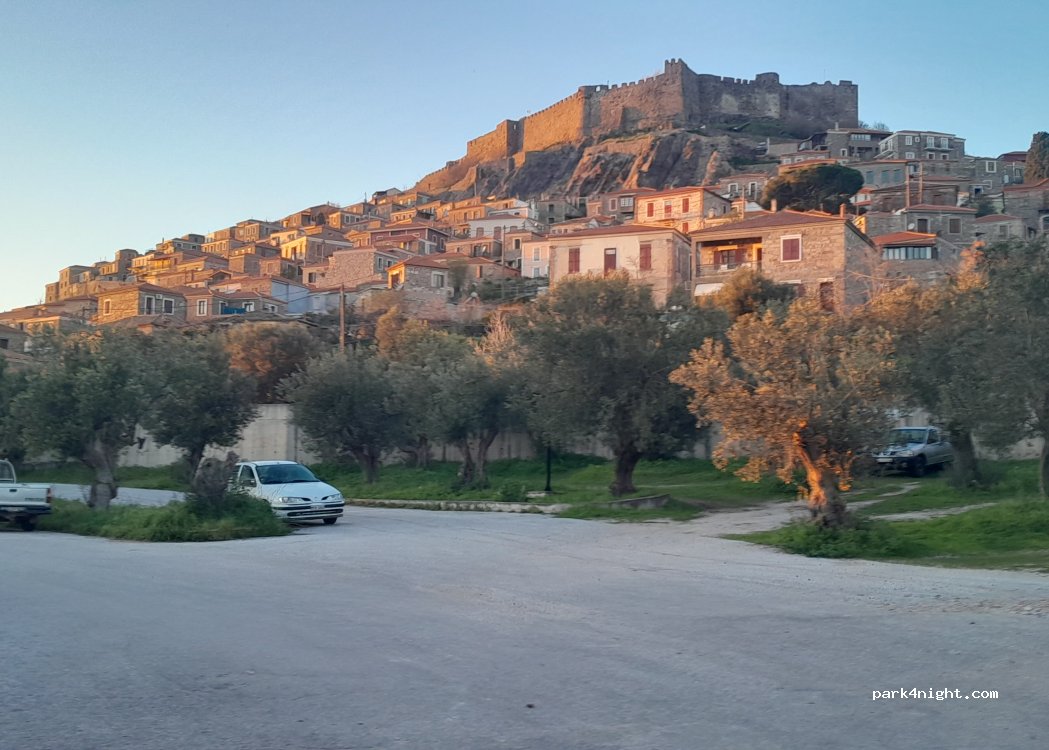 (811 08) Mithimna - Unnamed Road — foto