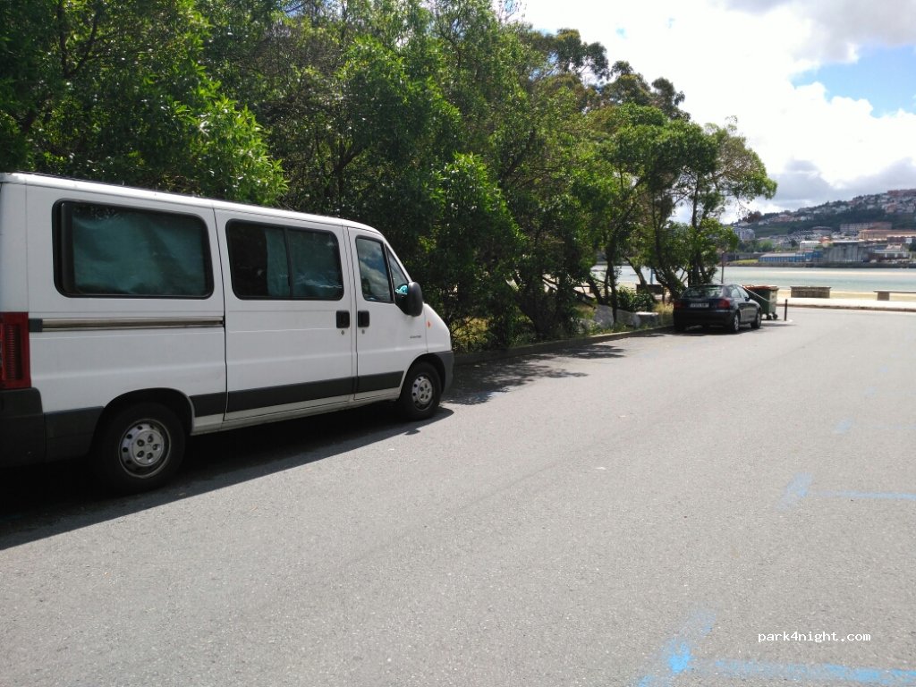 (15172) Oleiros - 781 Avenida Américas — foto